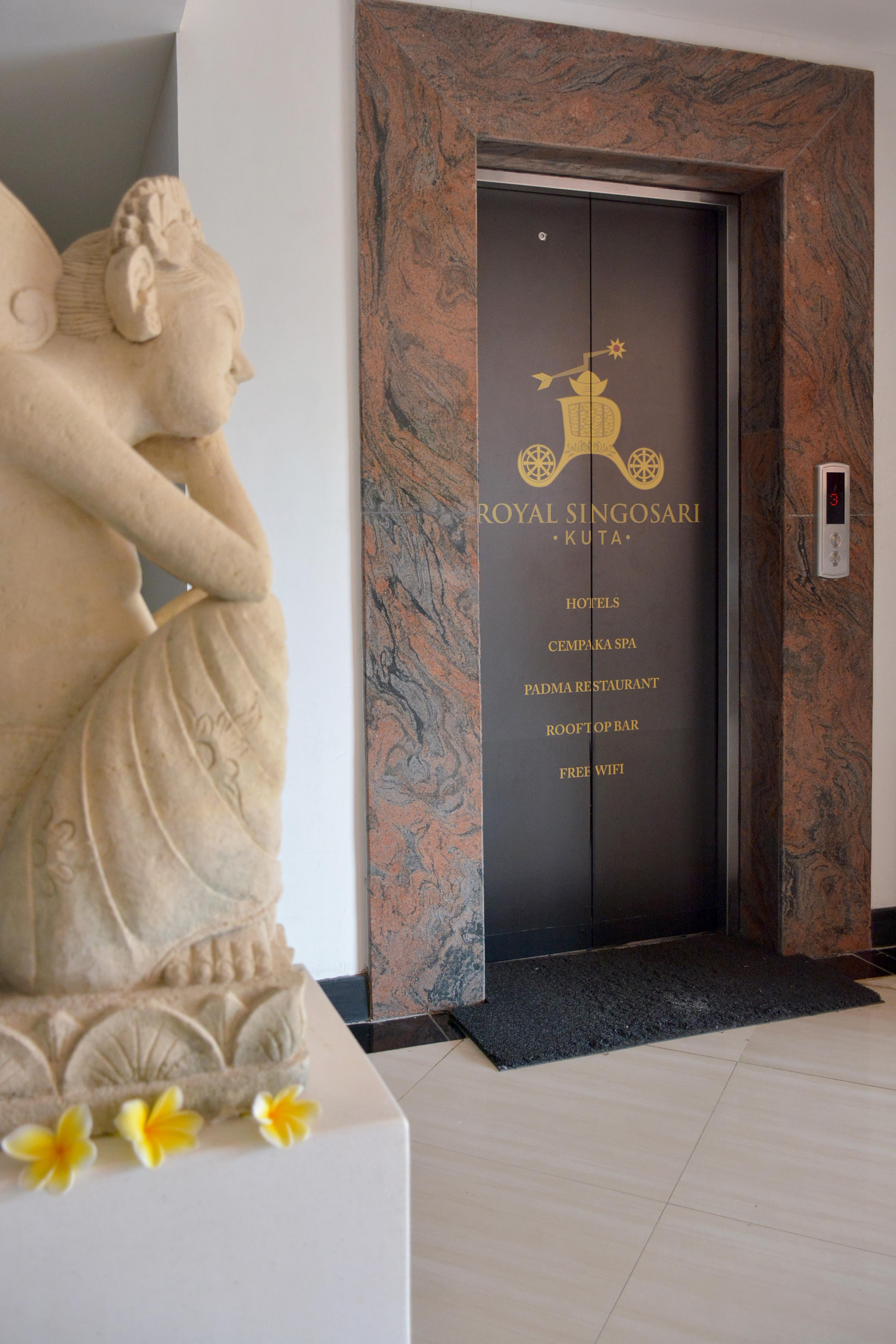 Royal Regantris Kuta Hotel Kuta  Ngoại thất bức ảnh