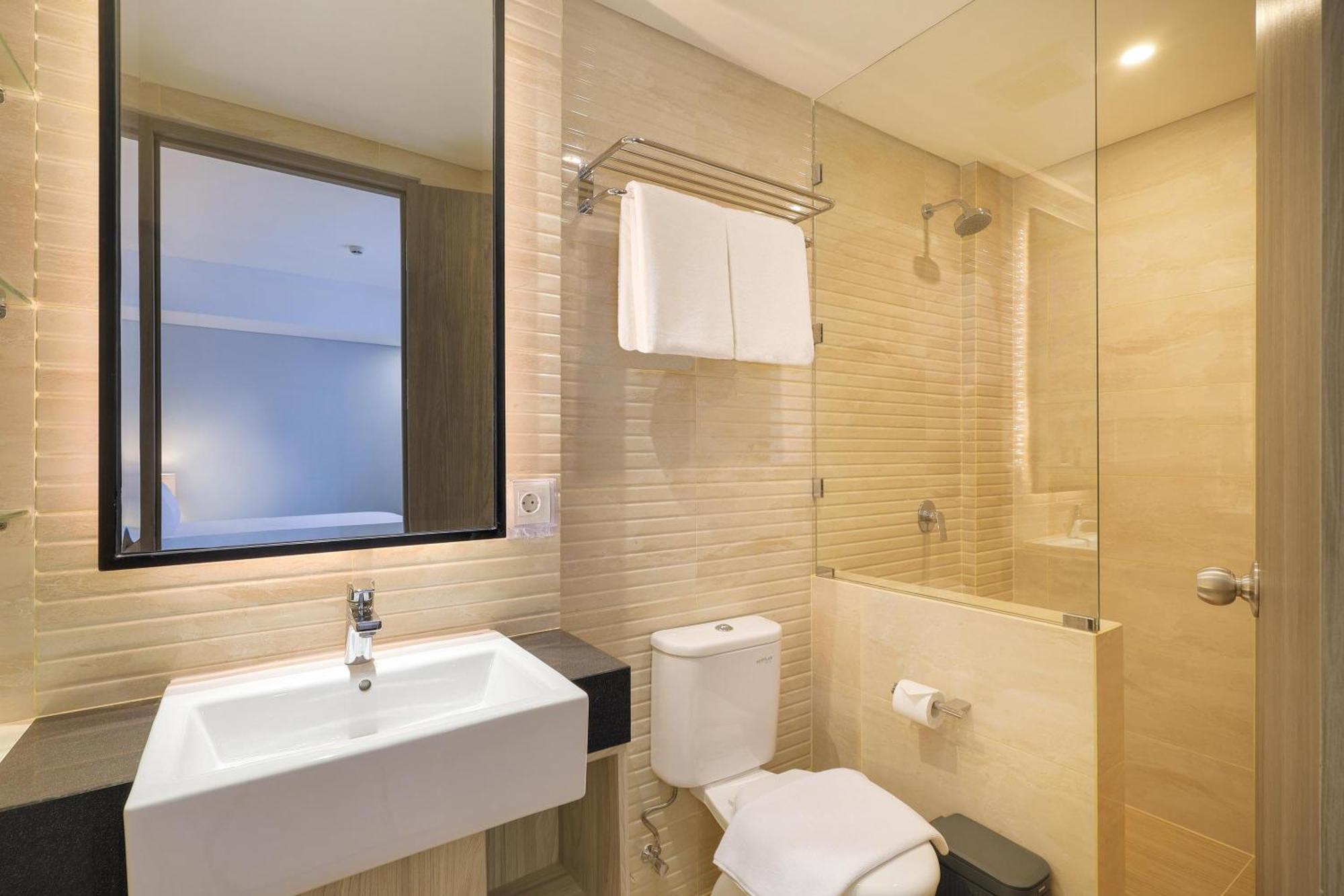 Royal Regantris Kuta Hotel Kuta  Ngoại thất bức ảnh
