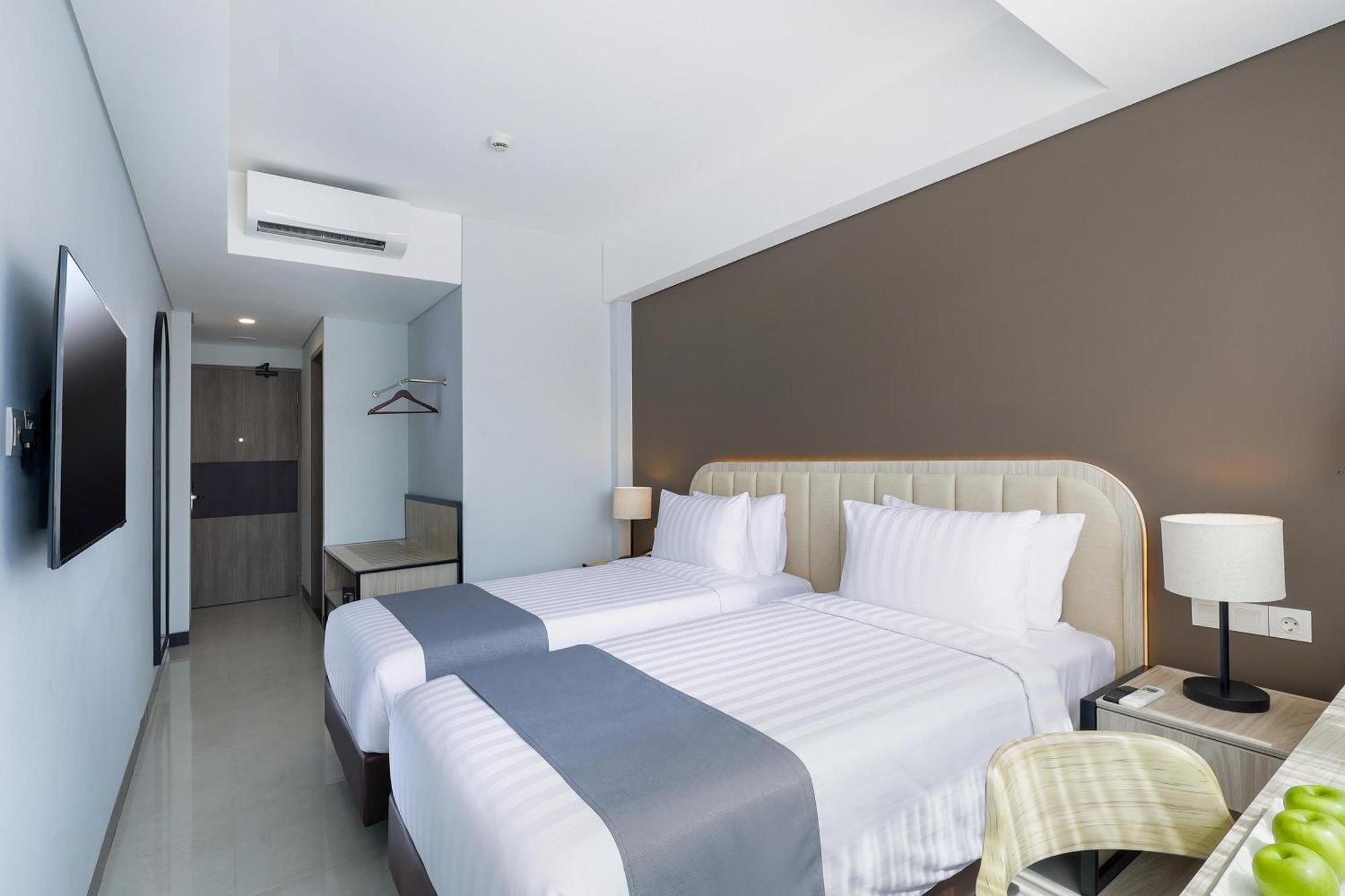Royal Regantris Kuta Hotel Kuta  Ngoại thất bức ảnh