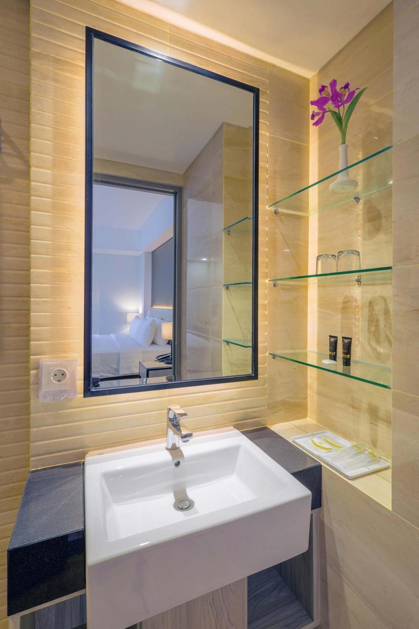 Royal Regantris Kuta Hotel Kuta  Ngoại thất bức ảnh