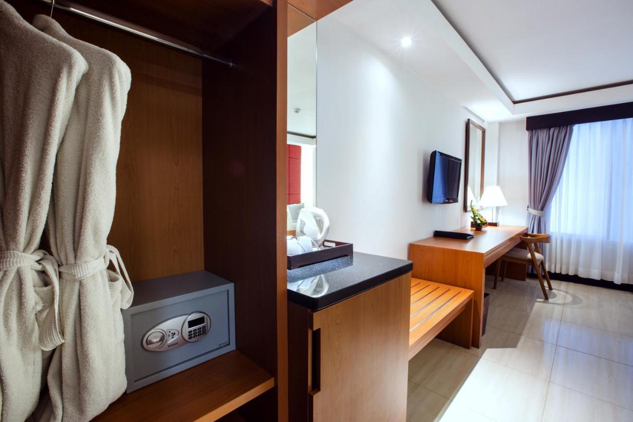 Royal Regantris Kuta Hotel Kuta  Ngoại thất bức ảnh